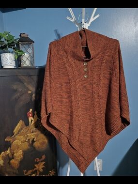 Tint & Shadow Rust Burnt Orange Poncho Front Bottons
